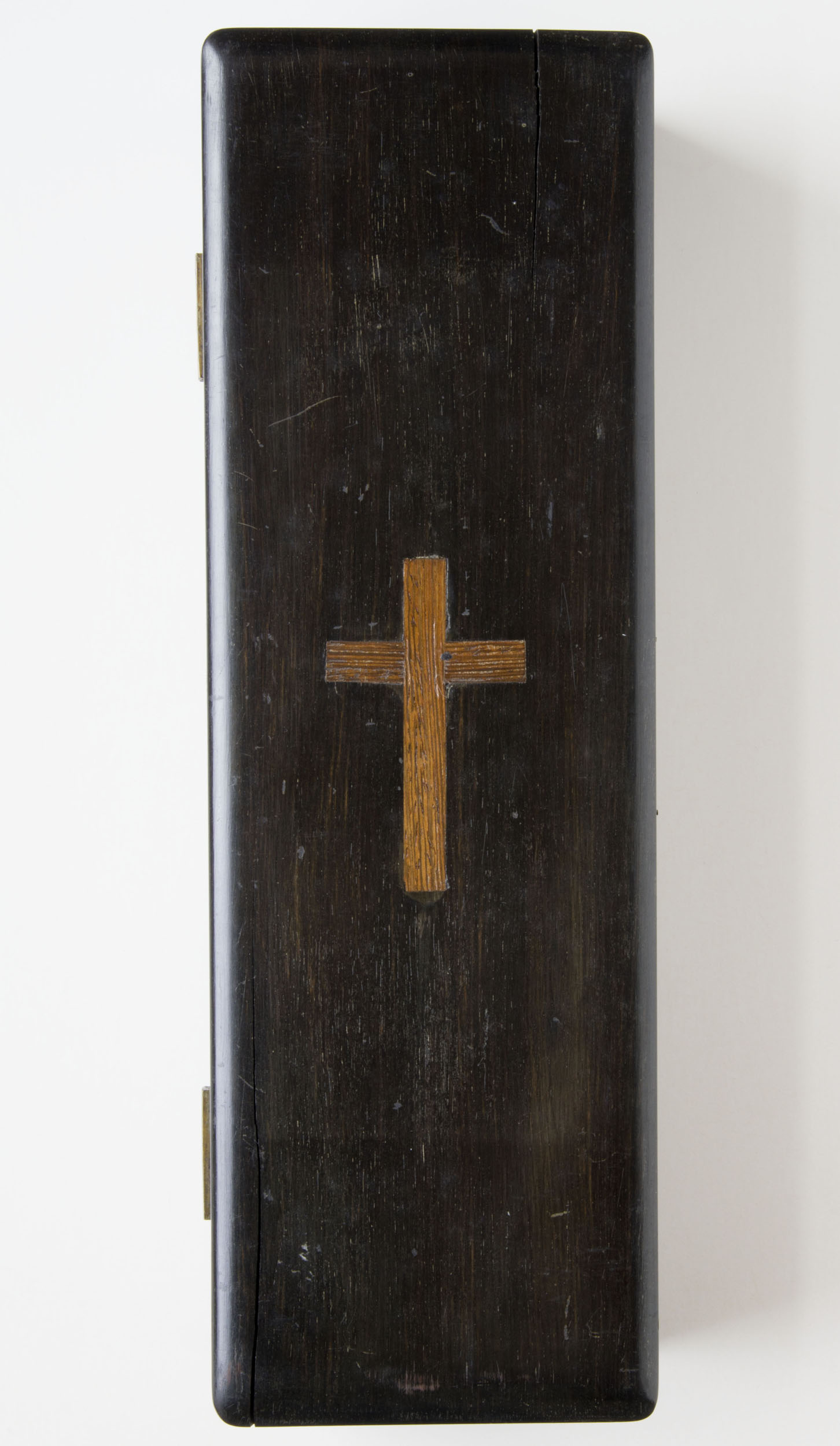 Wooden Box with Inset Cross, Made with Wood from Mary Livingstone's Grave, [After 1862]. Copyright David Livingstone Centre. Object images used by permission. May not be reproduced without the express written consent of the National Trust for Scotland, on behalf of the Scottish National Memorial to David Livingstone Trust.