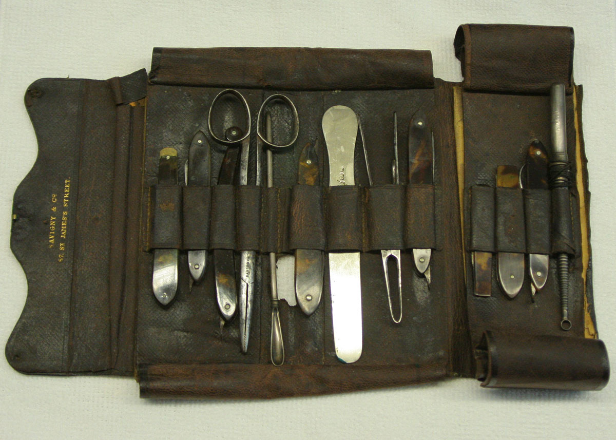 Livingstone's surgical instruments in leather pouch, nineteenth century. Image copyright Royal College of Physicians and Surgeons of Glasgow. Creative Commons Attribution-NonCommercial 3.0 Unported (https://creativecommons.org/licenses/by-nc/3.0/).