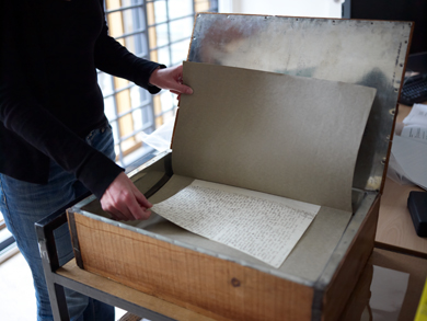 Wooden box of Livingstone's letters at SOAS, University of London. Copyright Livingstone Online. CC BY-NC 3.0