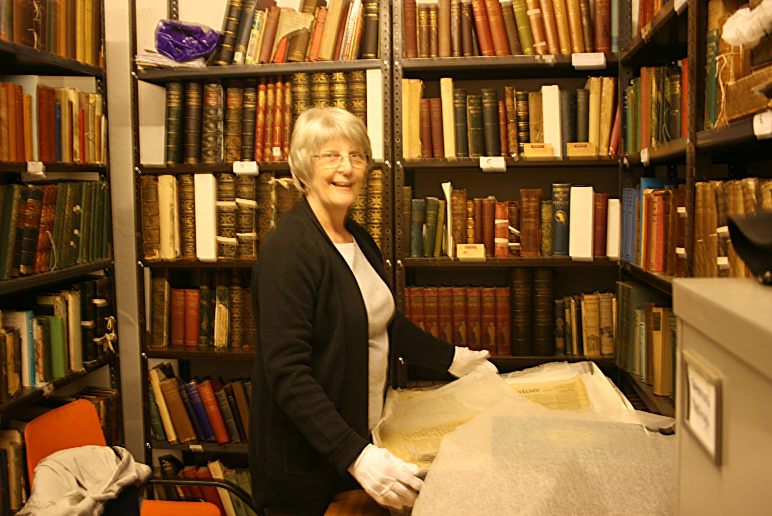 Anne Martin with the 1871 Field Diary in the David Livingstone Centre archives, 2011. Copyright Livingstone Spectral Imaging Project team. Creative Commons Attribution-NonCommercial 3.0 Unported (https://creativecommons.org/licenses/by-nc/3.0/).