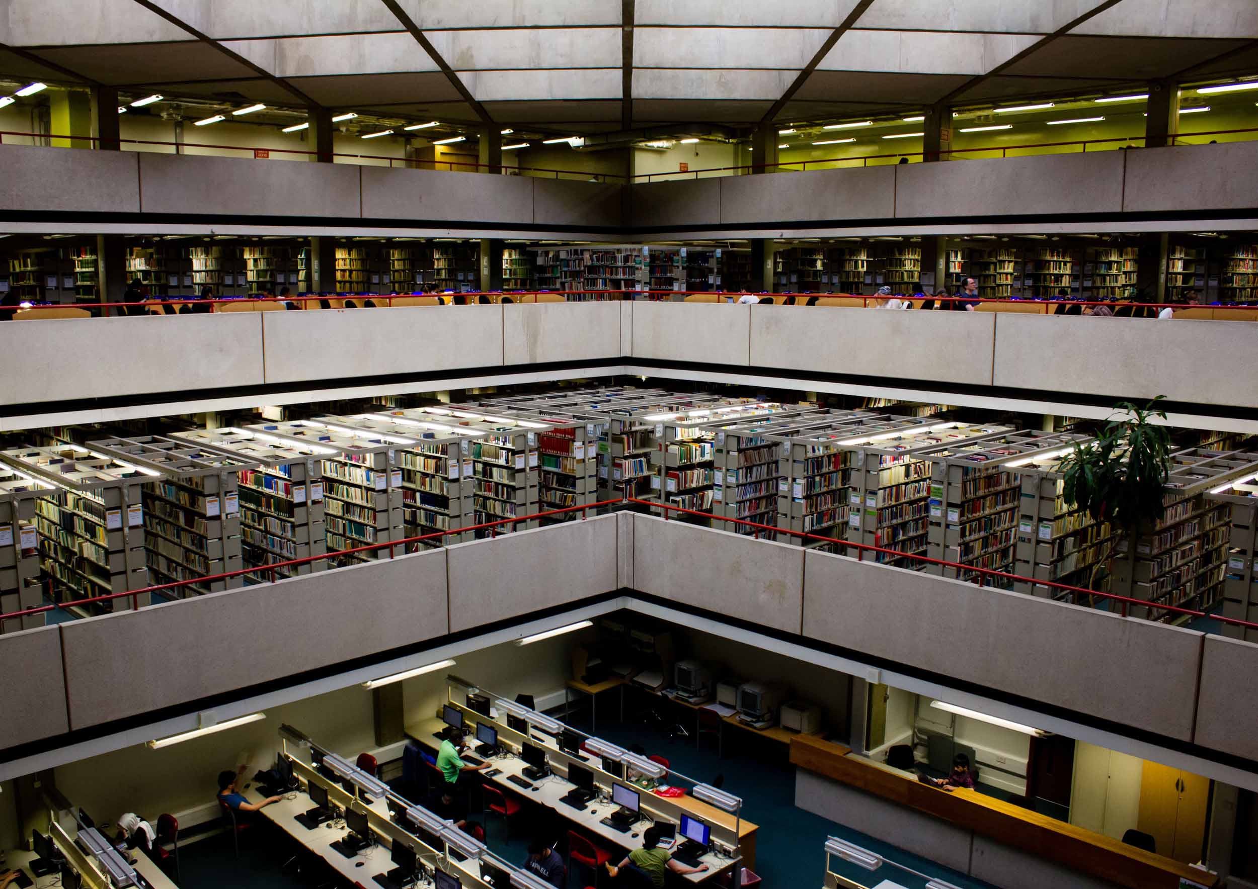 SOAS, University of London library, 2015. Copyright Angela Aliff. Creative Commons Attribution-NonCommercial 3.0 Unported (https://creativecommons.org/licenses/by-nc/3.0/).