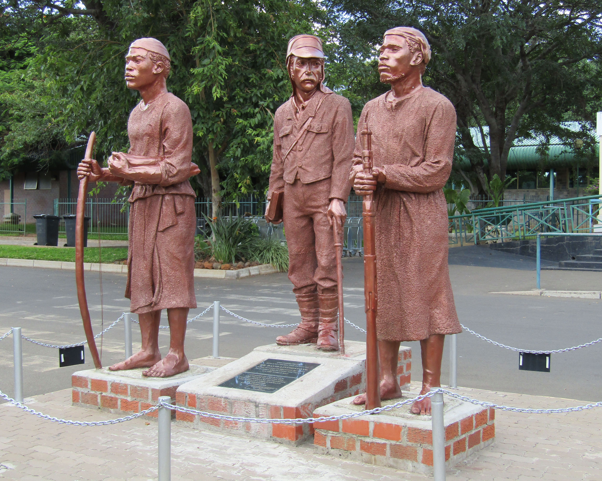 Statues of Susi, Livingstone, and Chuma in Livingstone Zambia, 2016. Copyright Jared McDonald. Creative Commons Attribution-NonCommercial 3.0 Unported (https://creativecommons.org/licenses/by-nc/3.0/)