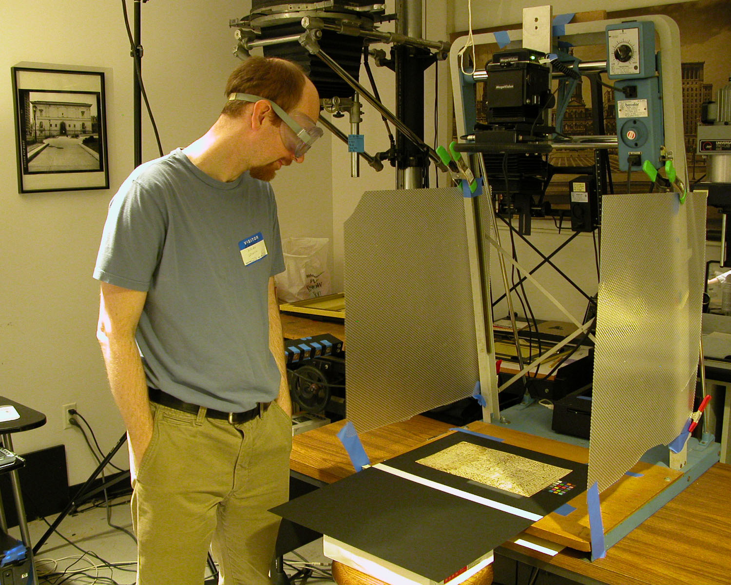 Project director Adrian S. Wisnicki examines the letter and capture station just before imaging begins. Copyright Adrian S. Wisnicki. Creative Commons Attribution-NonCommercial 3.0 Unported (https://creativecommons.org/licenses/by-nc/3.0/).